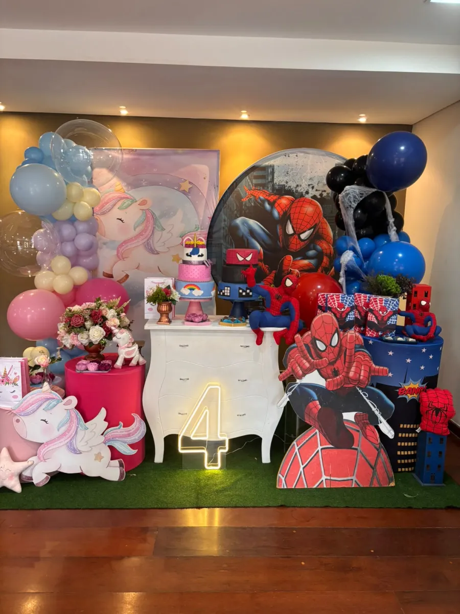 Decoração de festa dupla unicórnio e Homem-Aranha